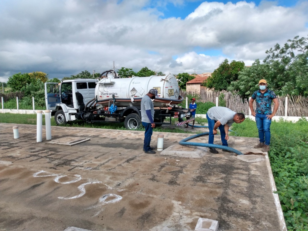 Prefeitura de Poço Dantas realiza limpeza do sistema de esgotamento sanitário da sede do município